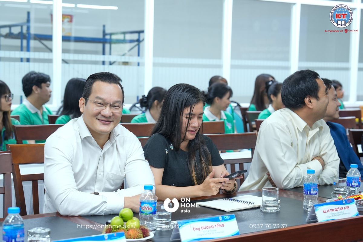 Anh Dương Tống tại Chương trình tọa đàm “Định hướng nghề nghiệp và kỹ năng tìm việc làm cho sinh viên BETU”