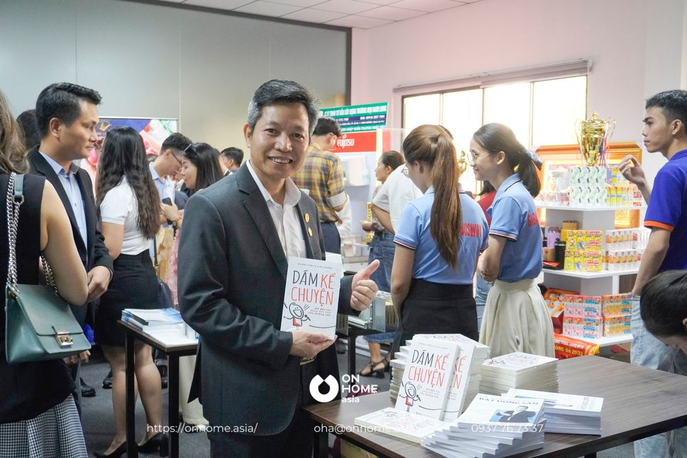 Giới thiệu sách “dám kể chuyện”