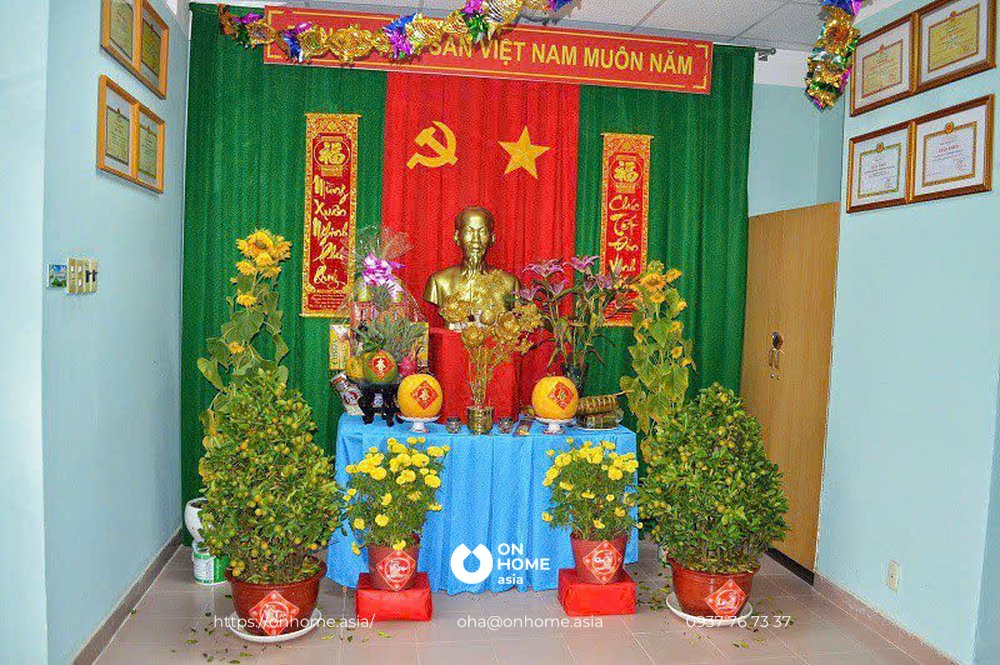 Các mẫu trang trí bàn thờ ngày tết và những điều kiêng kỵ trong năm 2025 Trang trí bàn thờ ngày tết